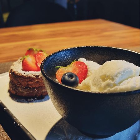 Brut Wine Hotel Zarasai Dış mekan fotoğraf