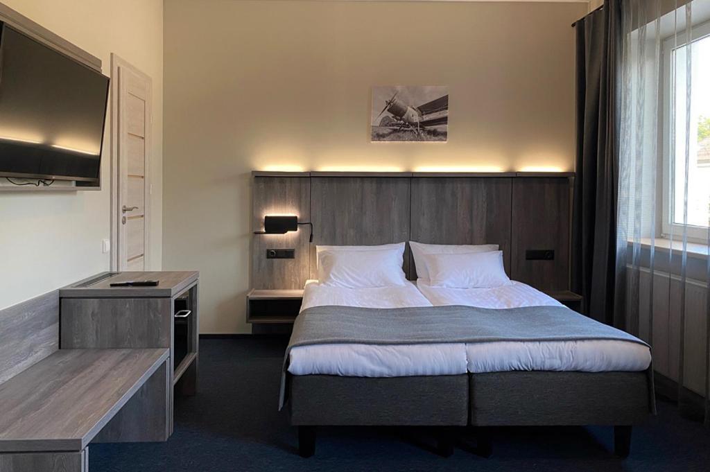 Brut Wine Hotel Zarasai Dış mekan fotoğraf