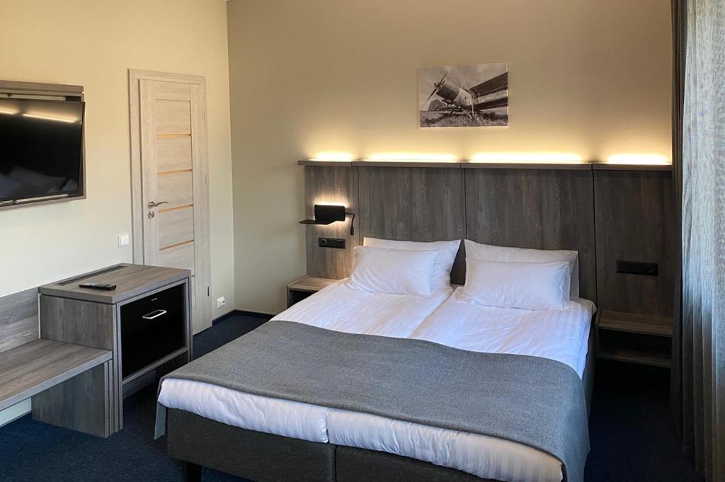 Brut Wine Hotel Zarasai Dış mekan fotoğraf