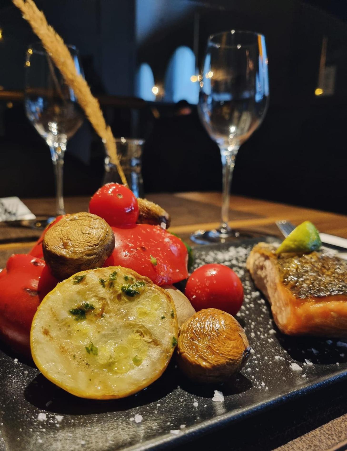 Brut Wine Hotel Zarasai Dış mekan fotoğraf